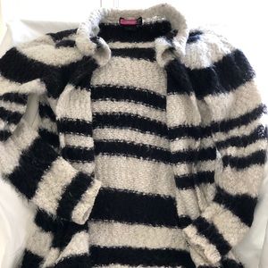Women’s Blk/Wht Striped Open Front Poncho
